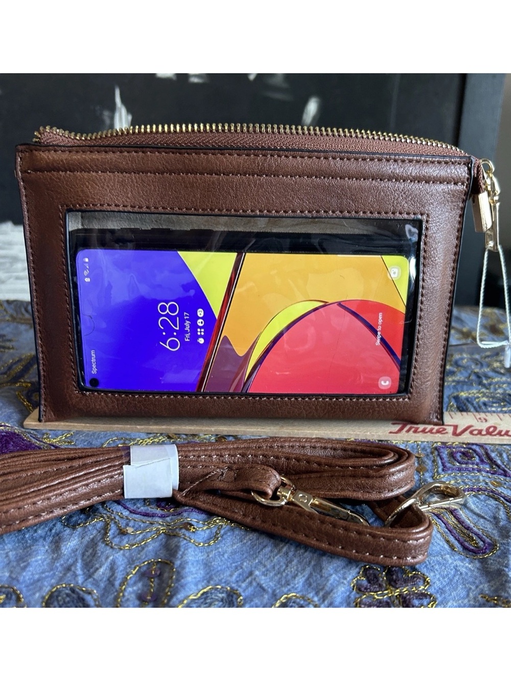 NWT Jen & Co Maeve Crossbody Bag Vegan Leather Cell Phone Window Brown 8”